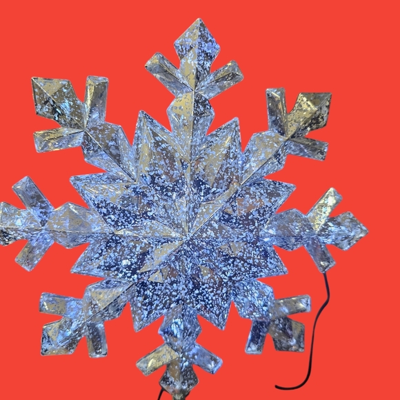 New Light up Snowflake tree topper - Picture 5 of 5